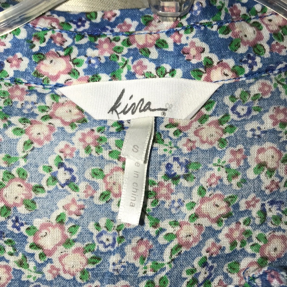 Flowered blouse - Picture 2 of 4